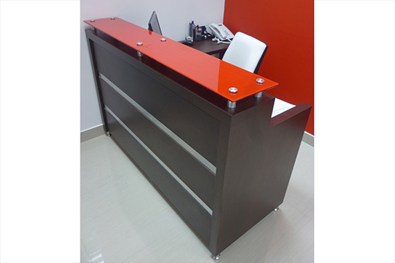 A la vanguardia de los nuevos mobiliarios funcionales,  brindando un ambiente de calidez a sus espacios y bienvenida a sus clientes.